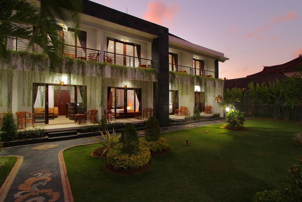 Srikandi Inn Kuta Selatan Exterior foto