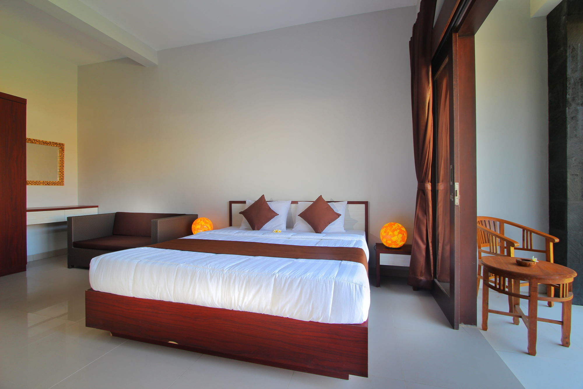 Srikandi Inn Kuta Selatan Exterior foto