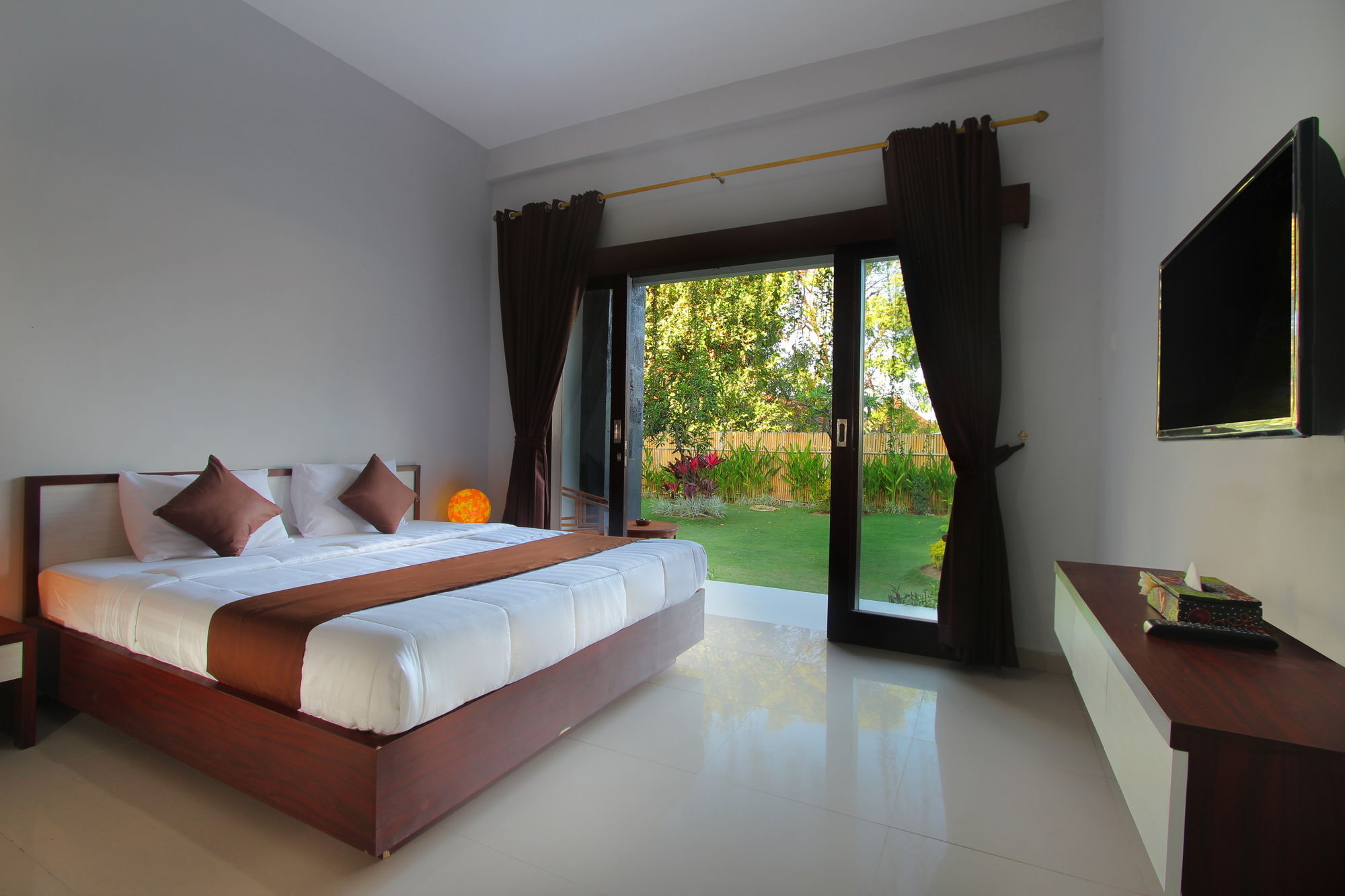 Srikandi Inn Kuta Selatan Exterior foto